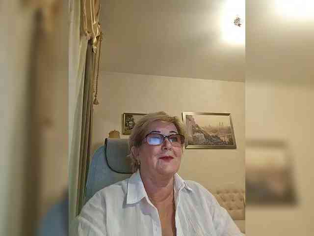 KarinkaSweet webcam