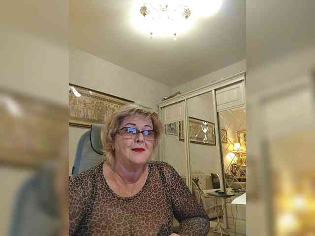 KarinkaSweet webcam