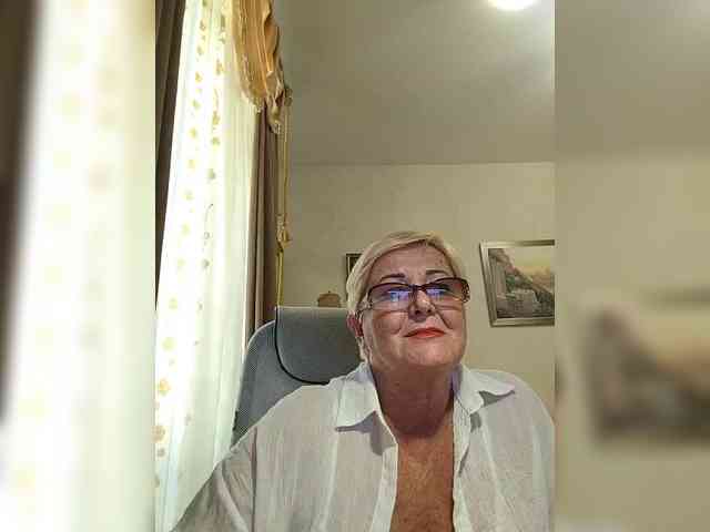 KarinkaSweet webcam