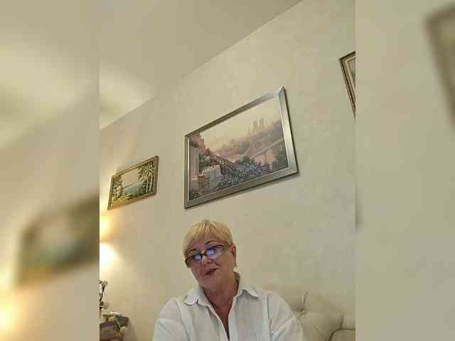 KarinkaSweet webcam