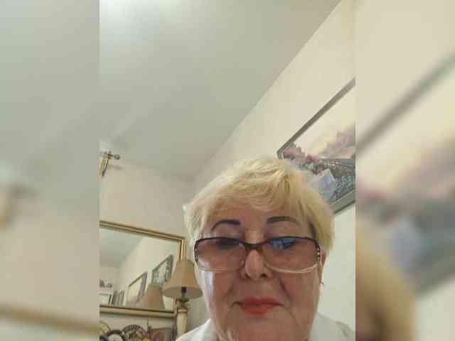 KarinkaSweet webcam