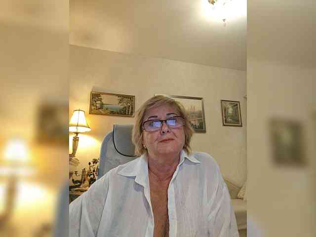 KarinkaSweet webcam
