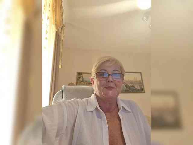 KarinkaSweet webcam