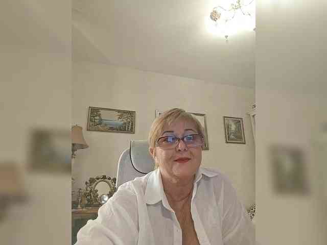 KarinkaSweet webcam