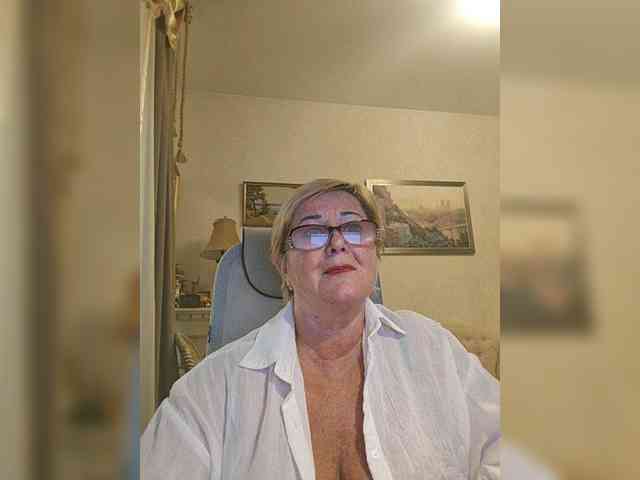 KarinkaSweet webcam