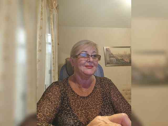 KarinkaSweet webcam