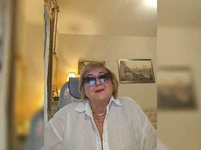 KarinkaSweet webcam