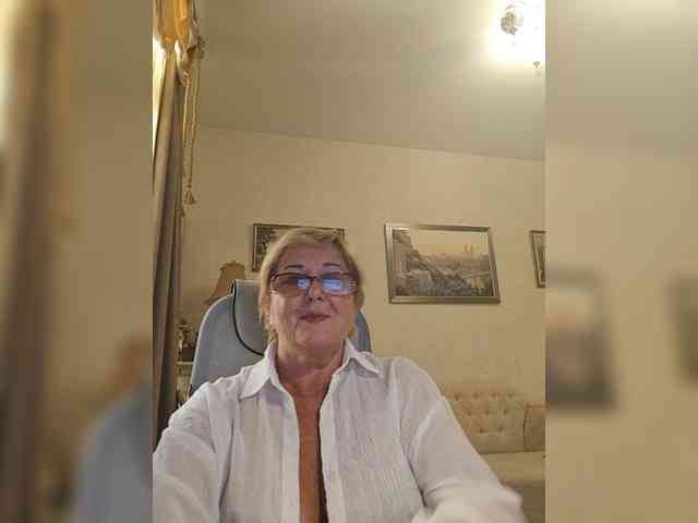 KarinkaSweet webcam