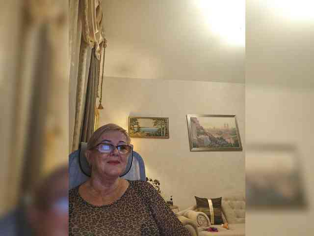 KarinkaSweet webcam