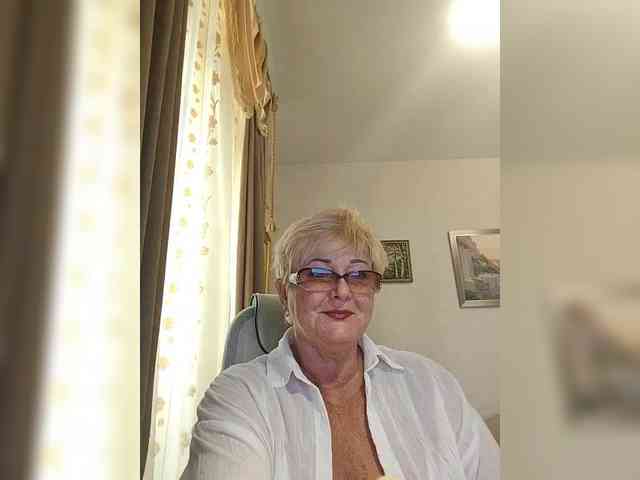 KarinkaSweet webcam
