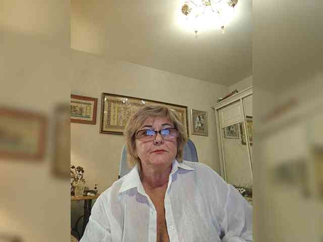 KarinkaSweet webcam