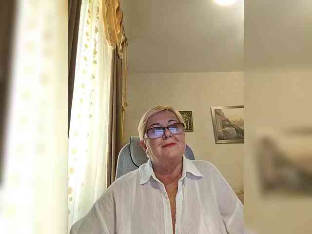 KarinkaSweet webcam