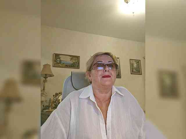KarinkaSweet webcam
