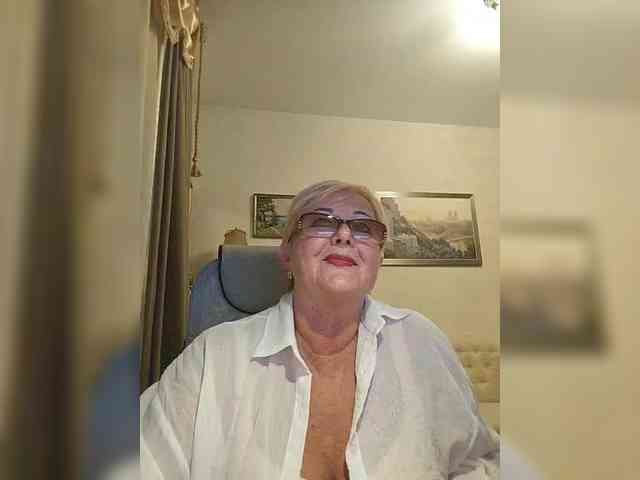 KarinkaSweet webcam