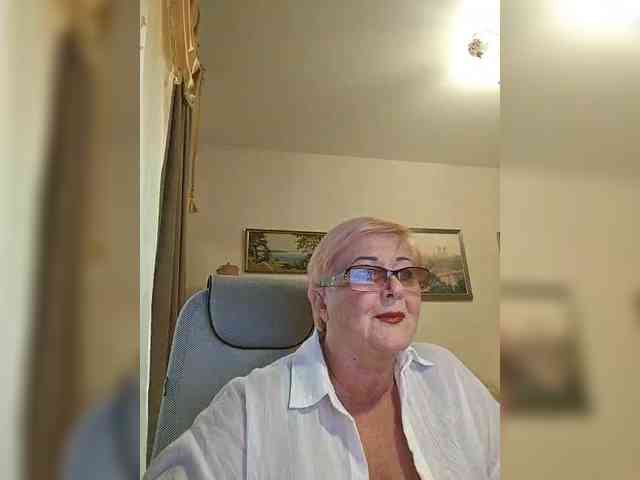 KarinkaSweet webcam