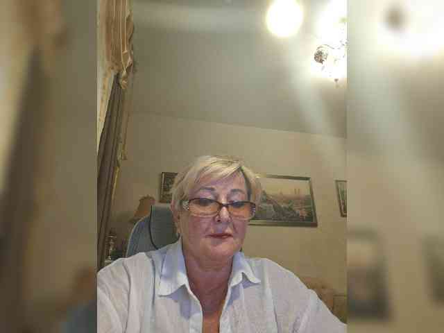 KarinkaSweet webcam
