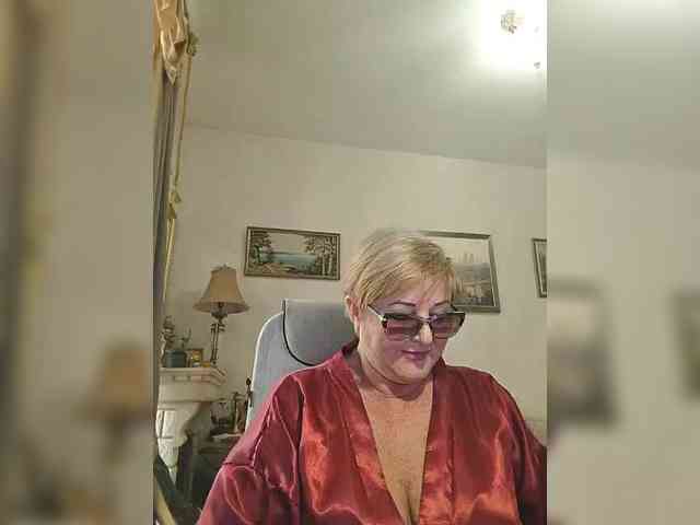 KarinkaSweet webcam