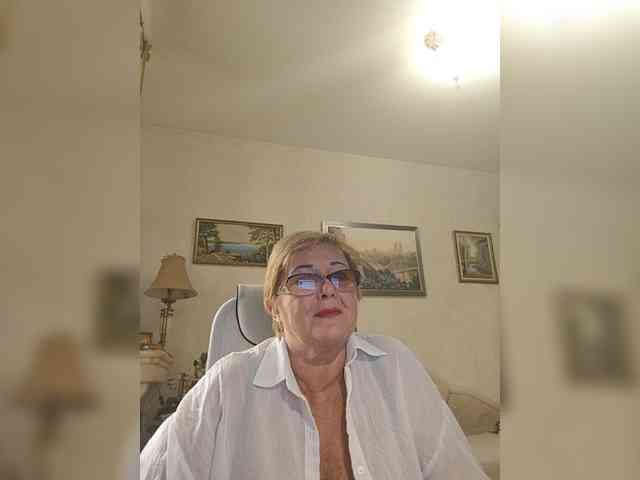 KarinkaSweet webcam