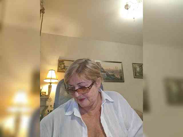 KarinkaSweet webcam