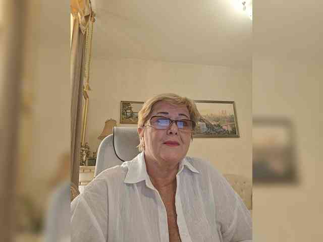 KarinkaSweet webcam