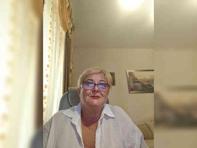 KarinkaSweet webcam