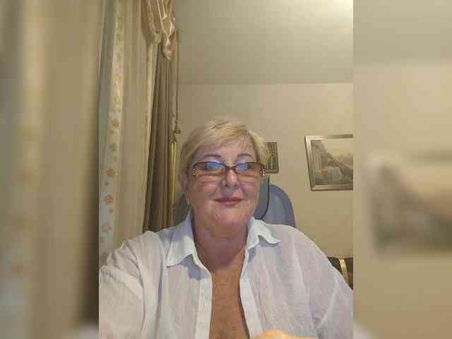 KarinkaSweet webcam