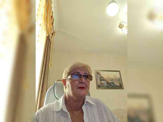 KarinkaSweet webcam