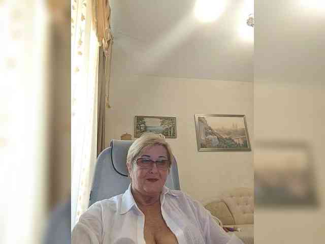 KarinkaSweet webcam