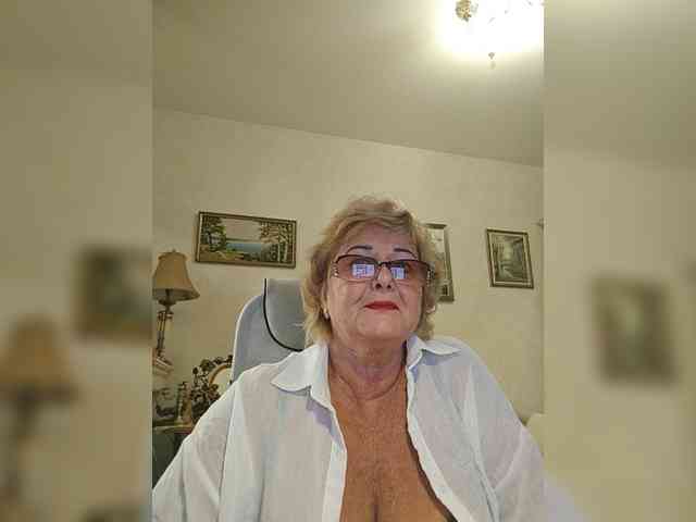 KarinkaSweet webcam