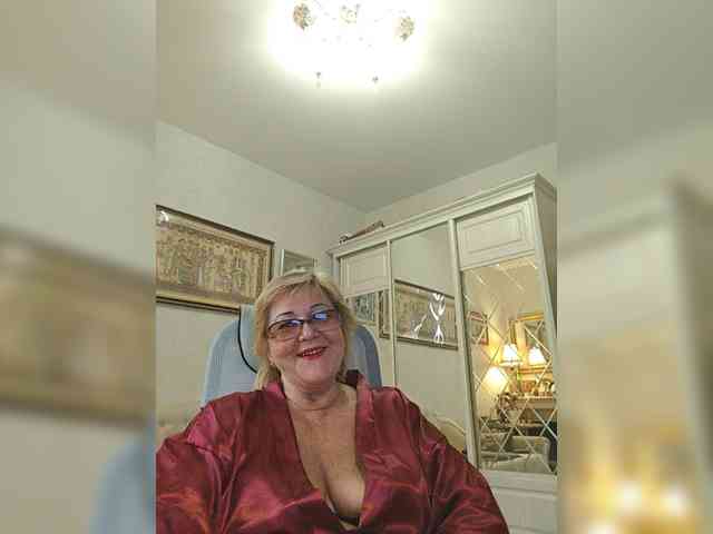 KarinkaSweet webcam