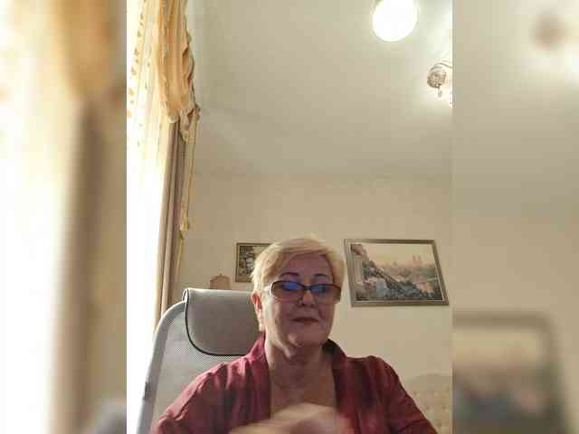 KarinkaSweet webcam