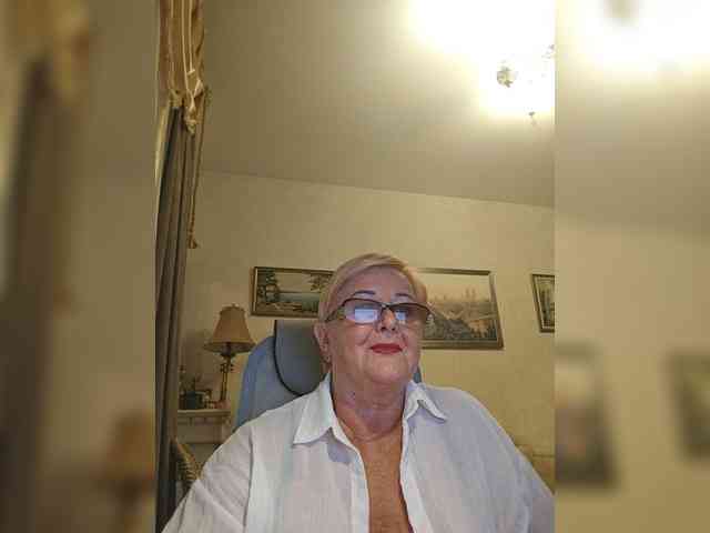 KarinkaSweet webcam