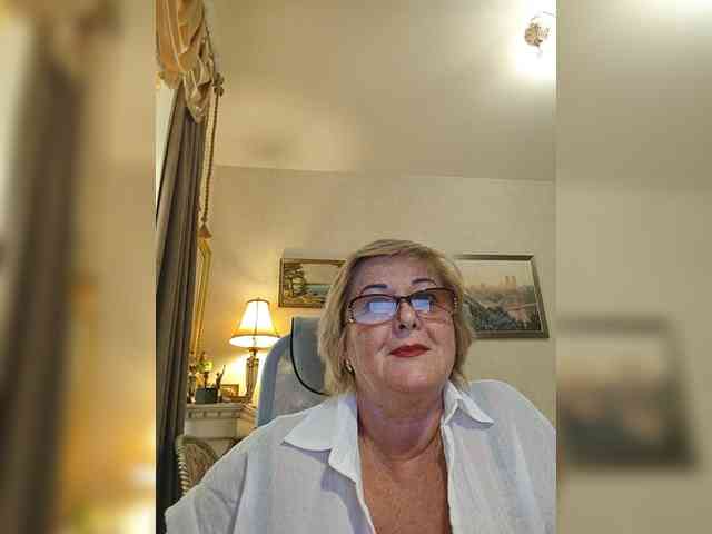 KarinkaSweet webcam
