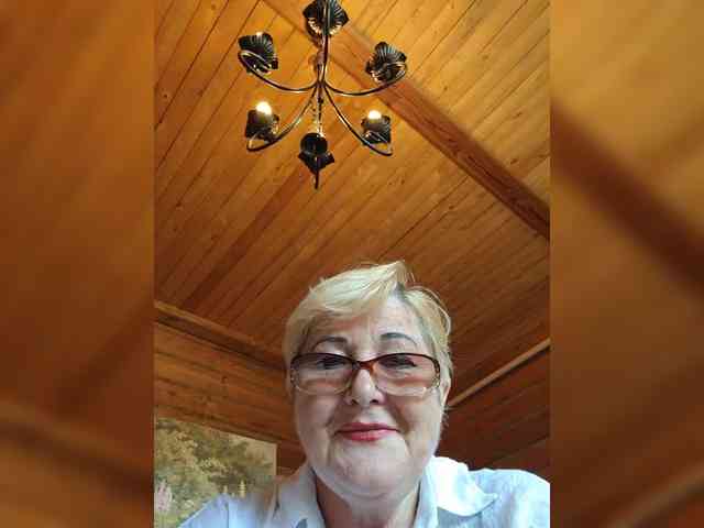 KarinkaSweet webcam