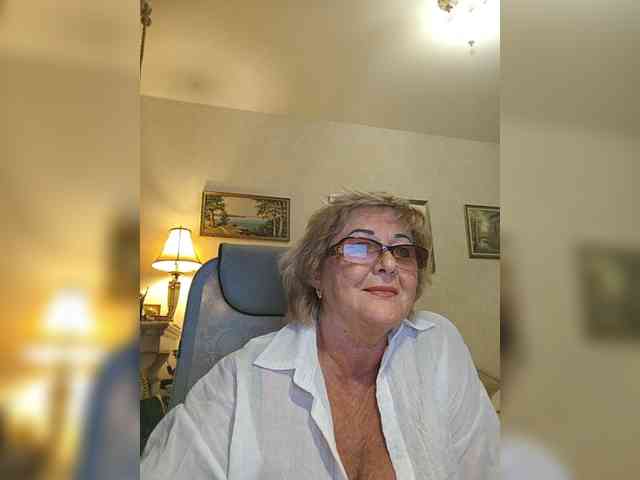 KarinkaSweet webcam