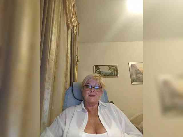 KarinkaSweet webcam