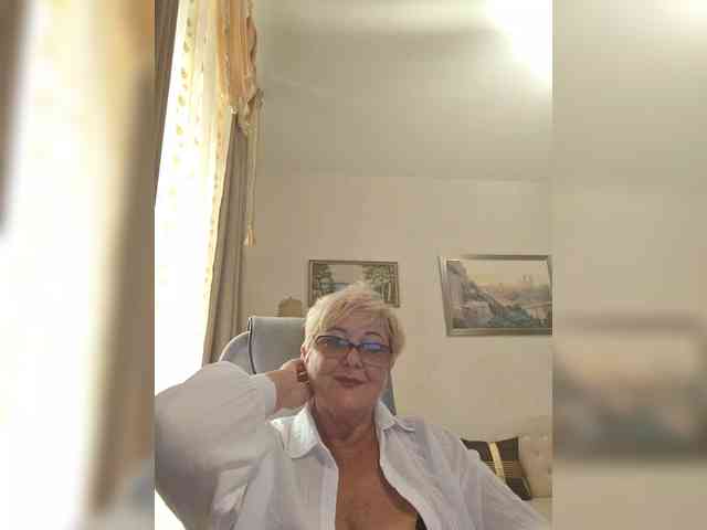 KarinkaSweet webcam