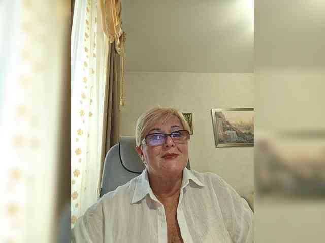 KarinkaSweet webcam
