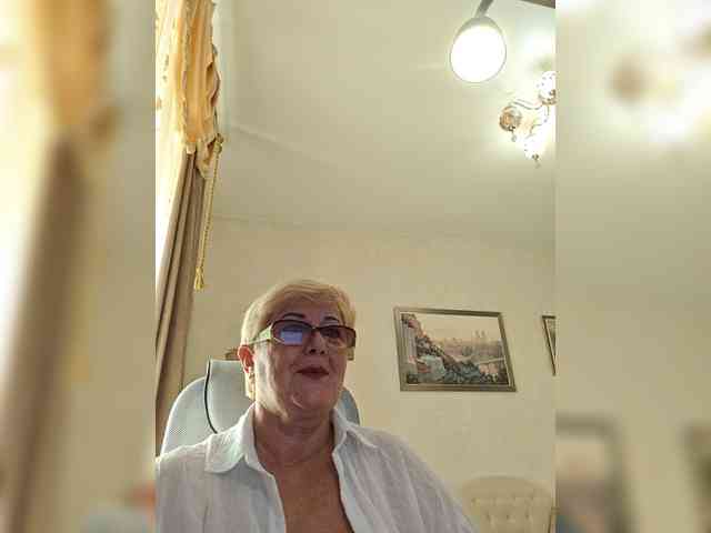 KarinkaSweet webcam
