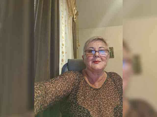 KarinkaSweet webcam