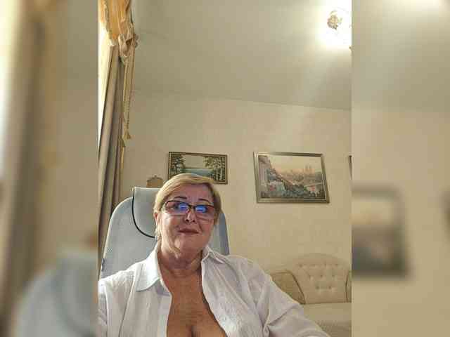 KarinkaSweet webcam