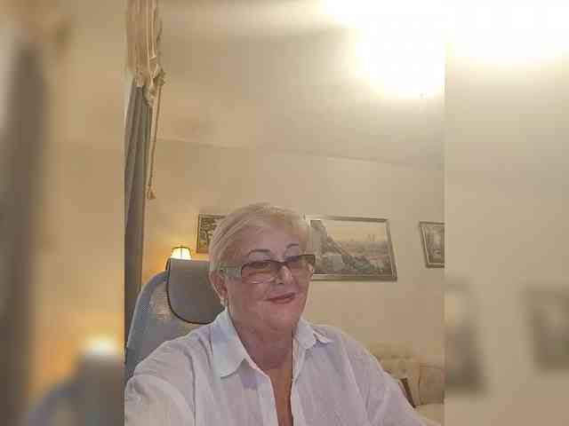 KarinkaSweet webcam