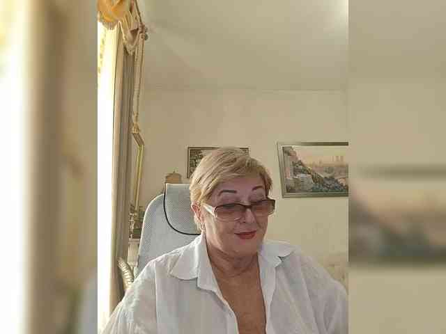 KarinkaSweet webcam