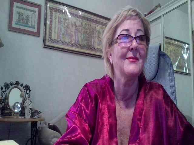 KarinkaSweet webcam