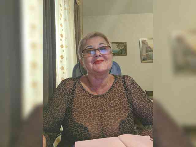 KarinkaSweet webcam