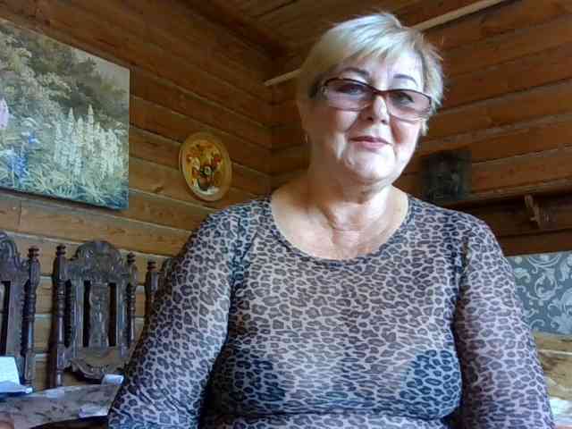 KarinkaSweet live female cam on bongacams