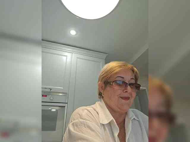 KarinkaSweet webcam