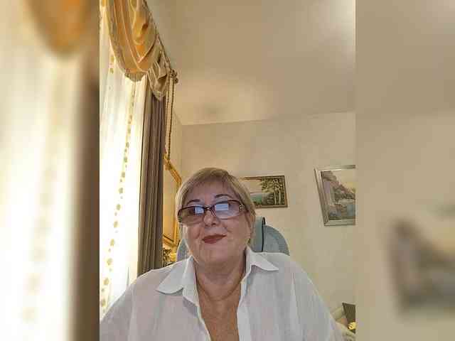 KarinkaSweet webcam