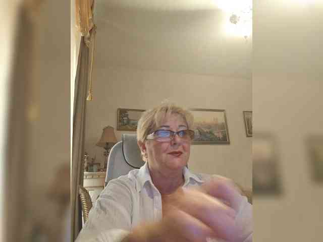 KarinkaSweet webcam