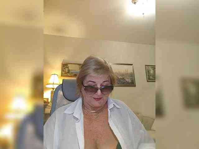KarinkaSweet webcam